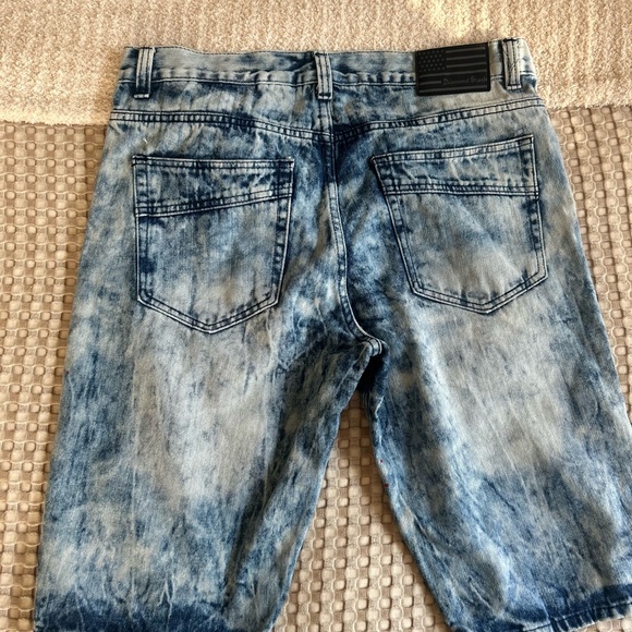 Men’s denim shorts - Picture 4 of 4